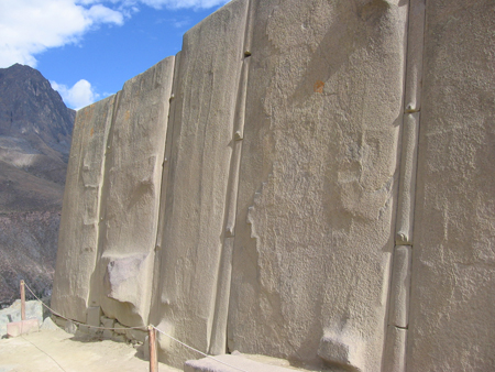 15 nog een muur van een tempel