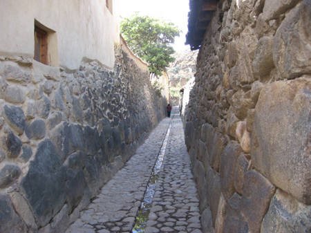 22 in het dorpje van Ollantaytambo