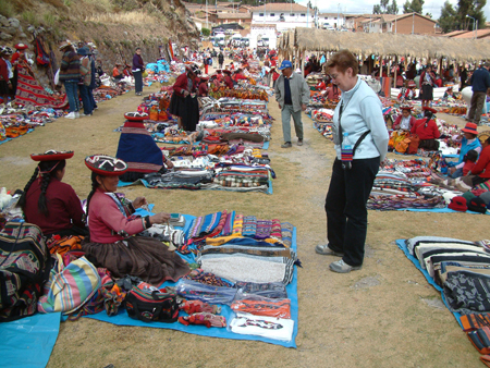 03  De kleurrijke markt van Chincero