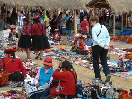 04  De kleurrijke markt van Chincero