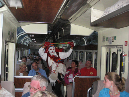 39 op de trein kregen we nog een vermaak ter gelegenheid van Santa Carmen